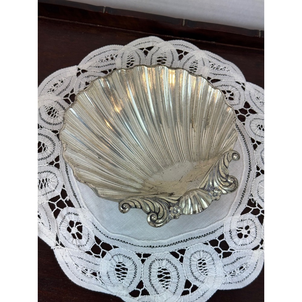 Vintage Silver Tone Scalloped Shell Footed Dish Ornate Coastal Catchall Bowl